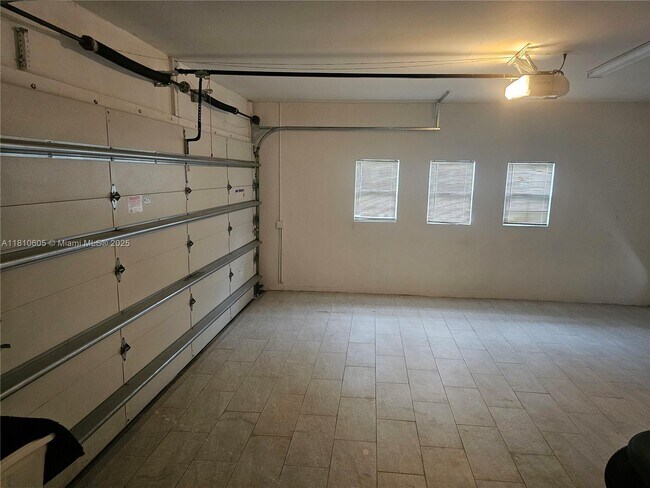 Building Photo - 4501 NW 93rd Doral Ct