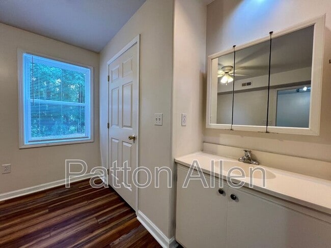 Building Photo - 133 Citadel Dr