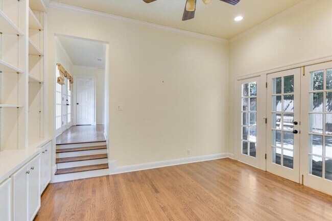 Building Photo - 1707 Mohle Dr