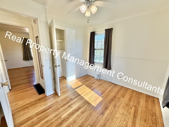 Building Photo - Charming 3-Bedroom Home with Covered Deck ...