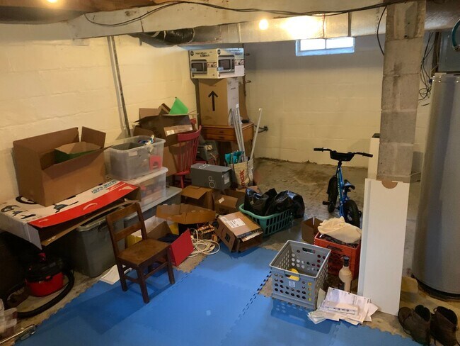 Building Photo - 711 W Dodds St
