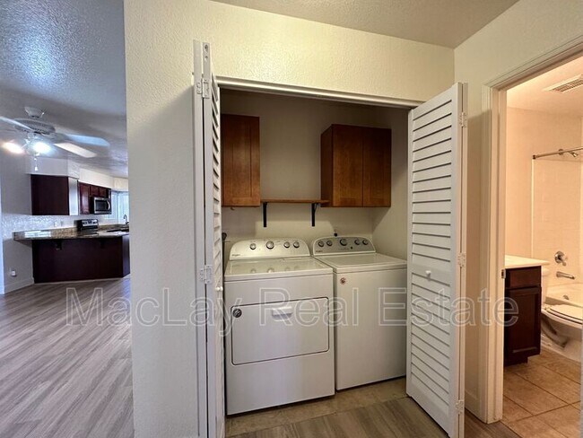 Building Photo - 8787 E Mountain View Rd