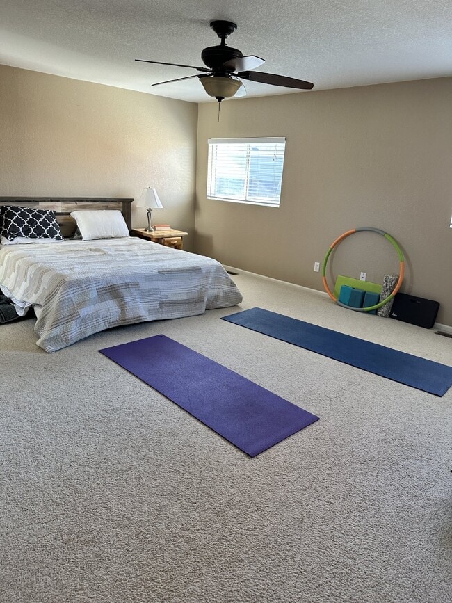 Building Photo - "Spacious & Stylish 3-Bed Townhouse in Eng...