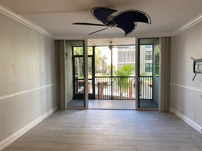 Building Photo - 15 Royal Palm Way