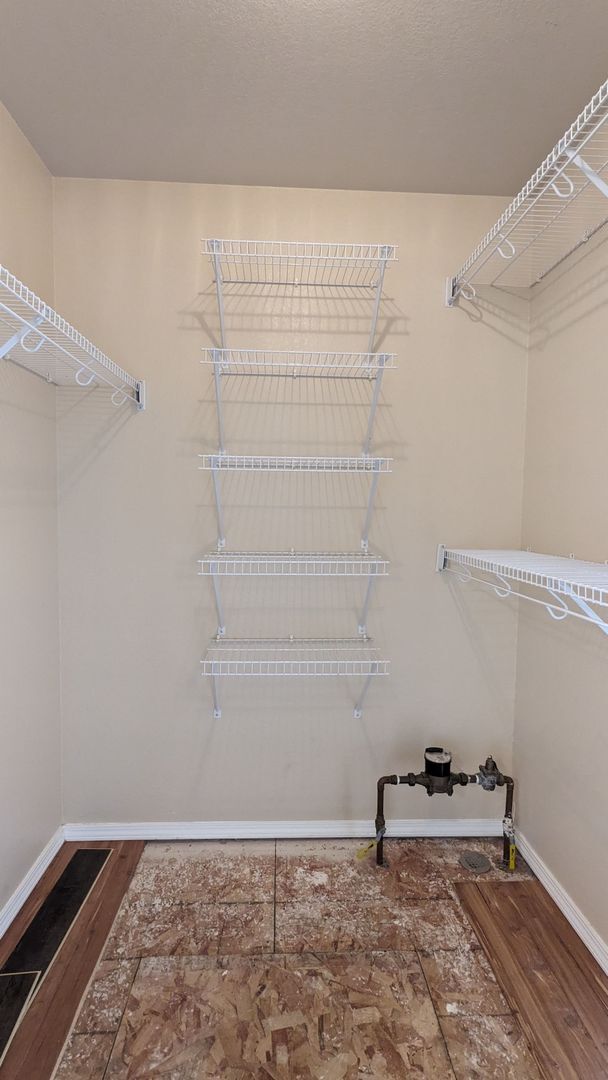 Building Photo - SPRINGS RANCH 3 BEDROOM/2 BATHROOM RANCH WITH FENCED YARD AND 2 CAR GARAGE!