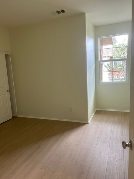 BEDROOM 3 - 27288 Riverview Ln