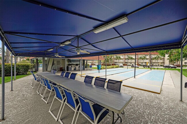 Building Photo - 361 S Hollybrook Dr