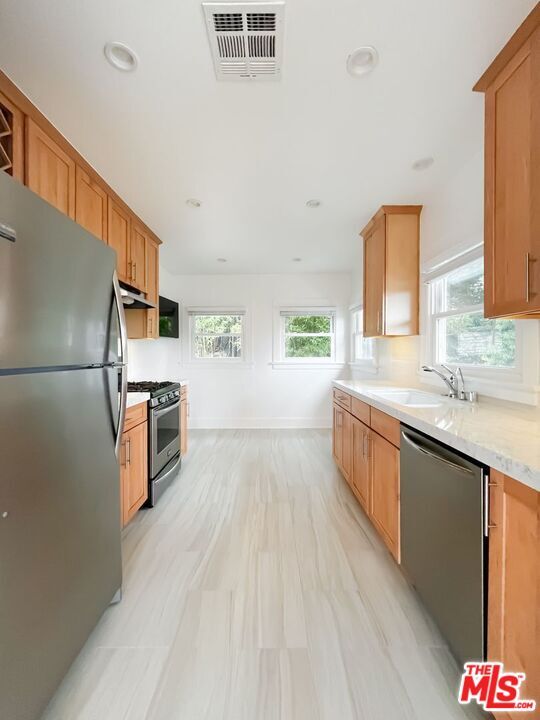 Building Photo - 1233 Ozeta Terrace