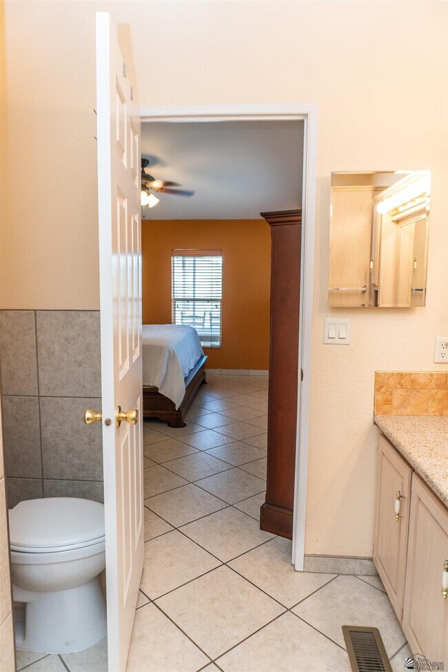 Building Photo - 10772 S Williams Ave