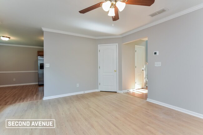 Building Photo - 3748 White Pine Rd