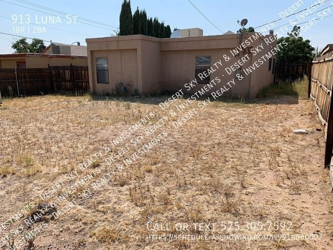 Building Photo - 913 Luna St