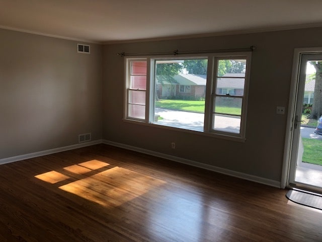 Building Photo - Wonderful Updates in this Midtown Charmer!...