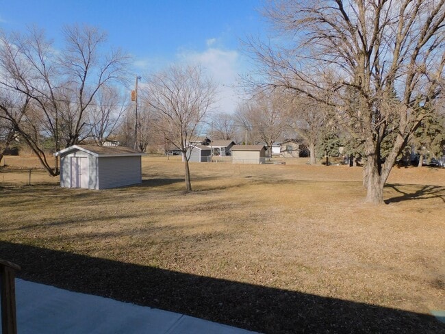 Building Photo - Rare find!