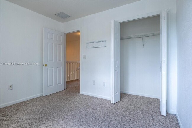 Building Photo - 1475 SE 24th Ct