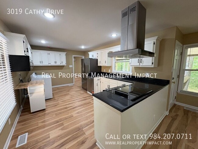 Building Photo - 3019 Cathy Dr
