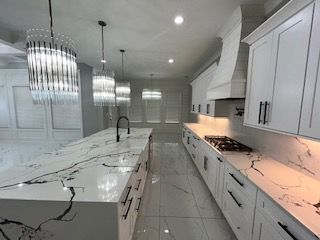 Building Photo - 960 Nours Cir SE