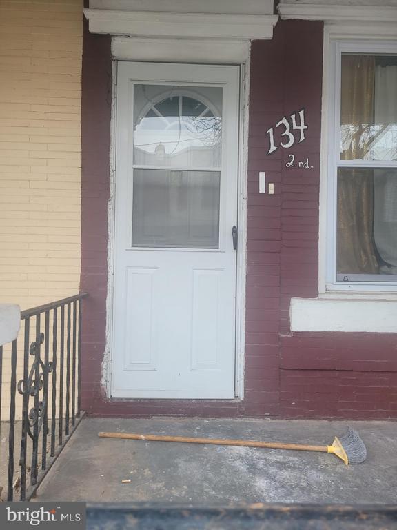 Building Photo - 134 N Ruby St