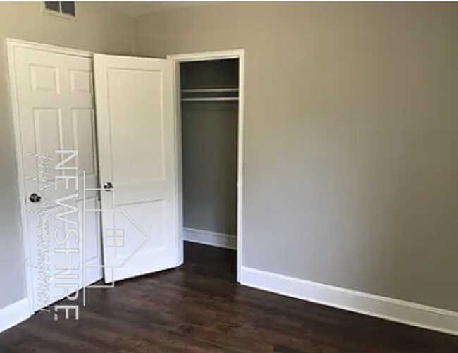 Building Photo - 11 Ridgeway Dr