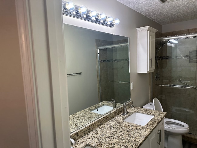 Building Photo - 1633 Summerwoods Cir