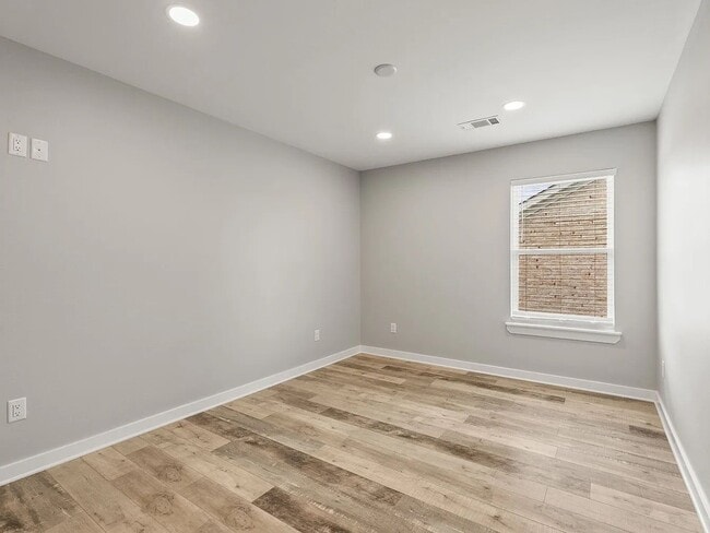 Building Photo - 1725 Rohan Cir