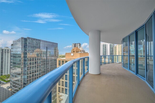 Building Photo - 333 Las Olas Way