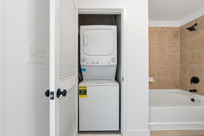 Building Photo - Sought after 1 bedroom on the 29TH FLOOR in the heart of Buckhead!