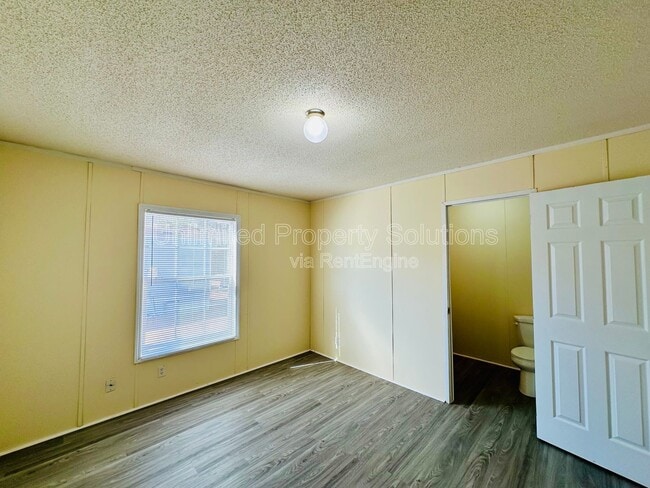 Building Photo - 9765 Old Mill Rd