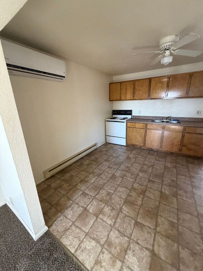 Building Photo - CS- 700 N Duplex