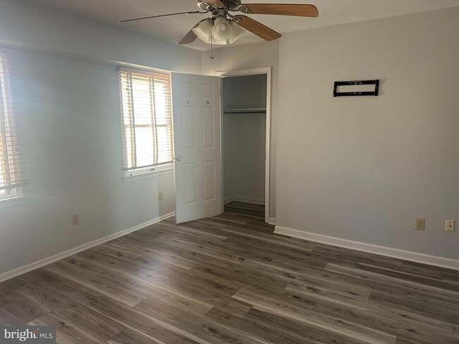 Building Photo - 223 E 8th Ave