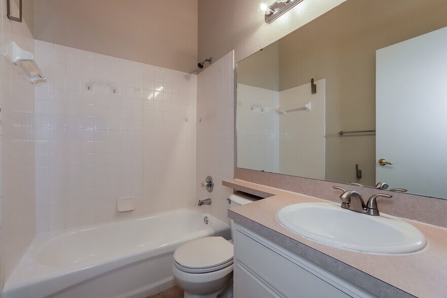 Building Photo - 6620 Shepherd Oaks Pass