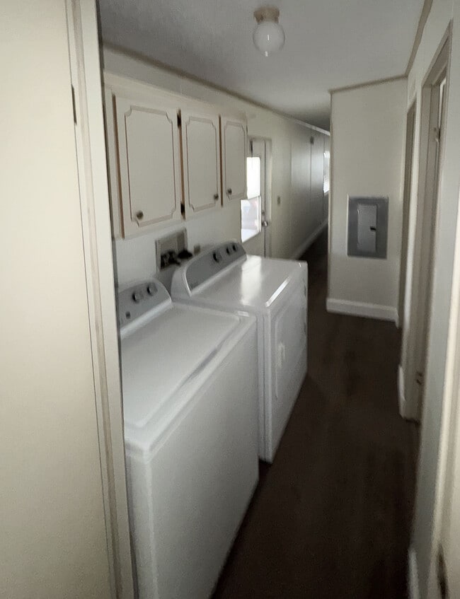 Building Photo - 1601 US-441