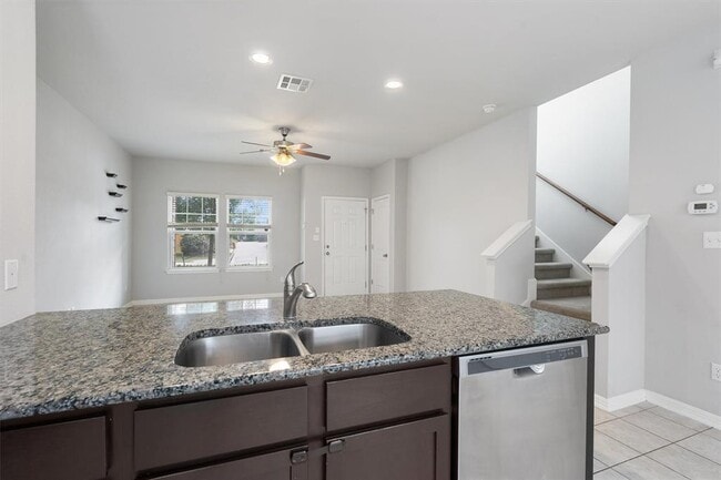 Building Photo - 207 Wainscot Oak Wy