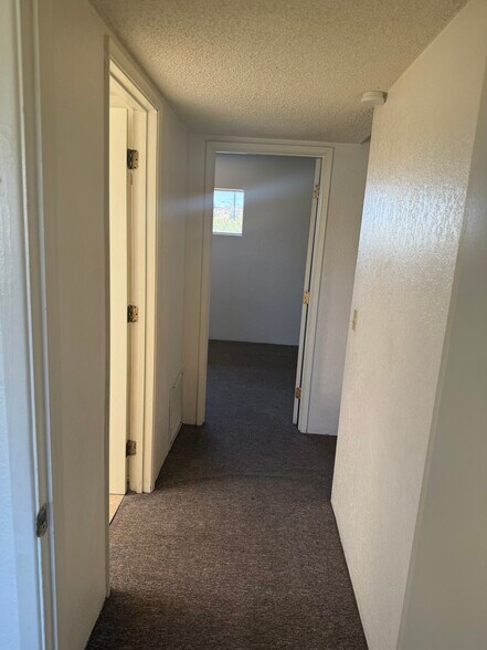 Building Photo - 433 Avenida Garza