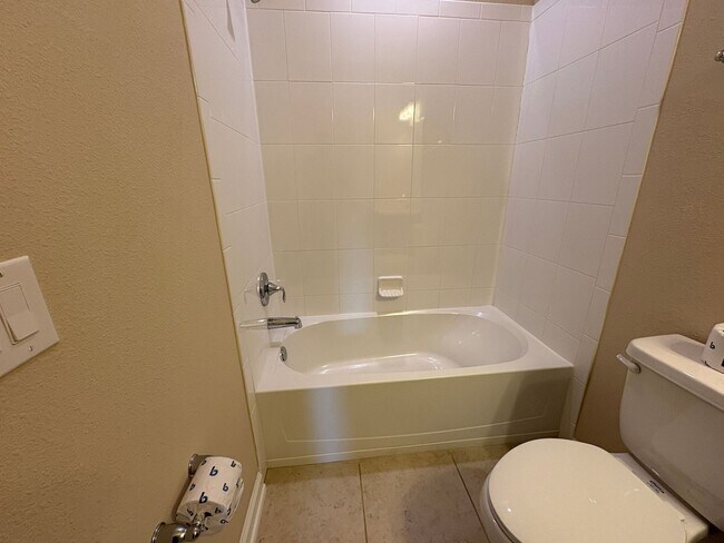 Building Photo - Spacious Home in Growing Area of St. Johns...