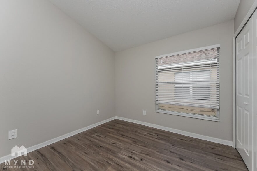 Building Photo - 723 Stonewyk Way