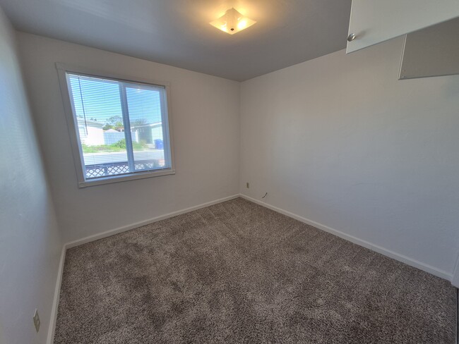 Building Photo - 4861 Lehrer Dr