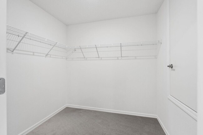 Building Photo - ***MOVE-IN SPECIAL, $500 OFF 2ND MONTH*** ...