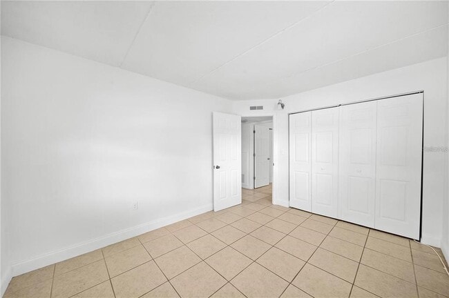 Building Photo - 702 Michigan Ct