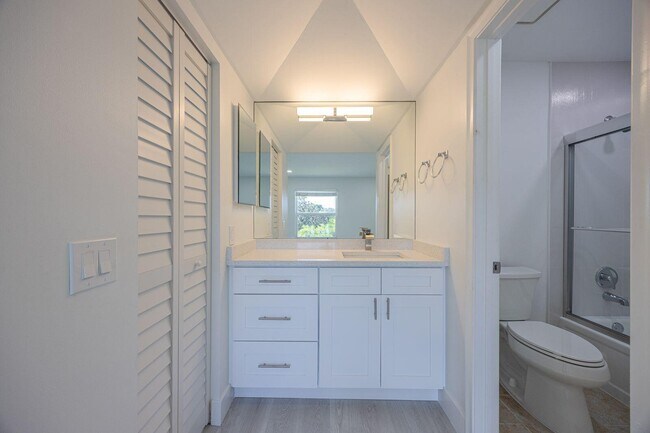 Building Photo - 2805 Casita Way