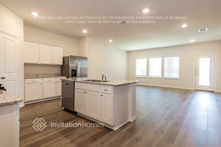 Building Photo - 3912 Malachite Dr