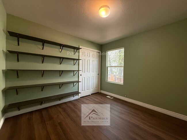 Building Photo - 7972 Brocket Ln