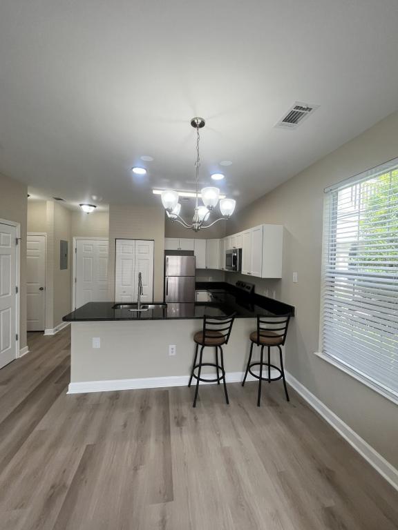 Building Photo - 1314 River Oaks Dr