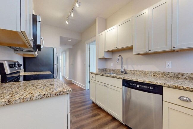 Interior Photo - Argyle