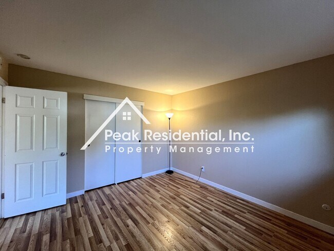 Building Photo - 3101 Gardendale Rd