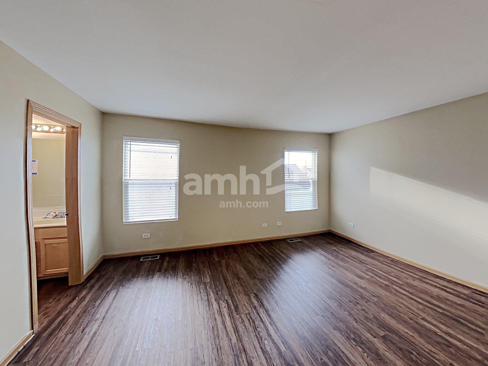 Building Photo - 6516 Roth Dr