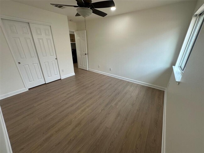 Building Photo - 3309 Blue Ridge Dr