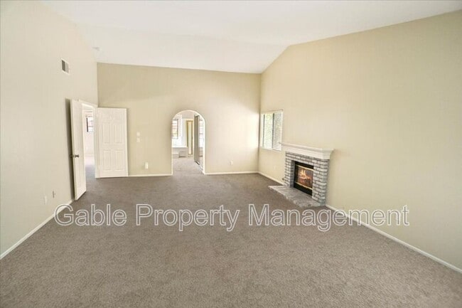 Building Photo - 25359 Clarke St