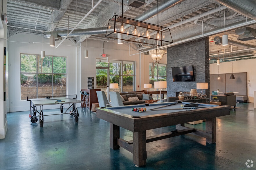 Clubhouse - 1701 North