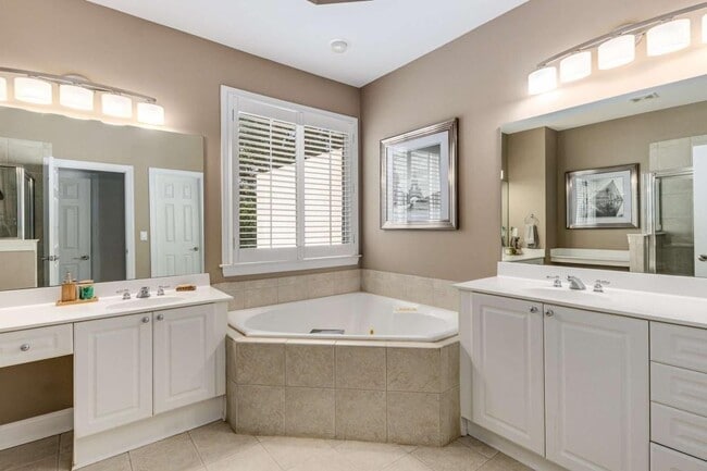 Building Photo - 3019 Riverstone Tr