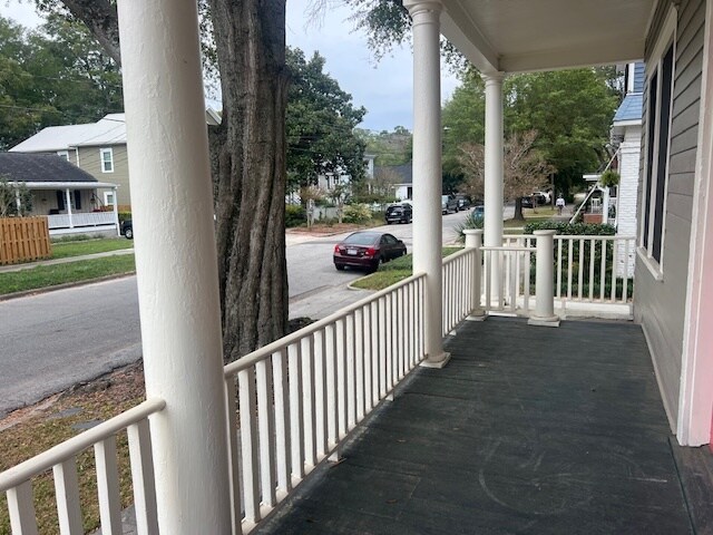 Building Photo - 325 S 6th St